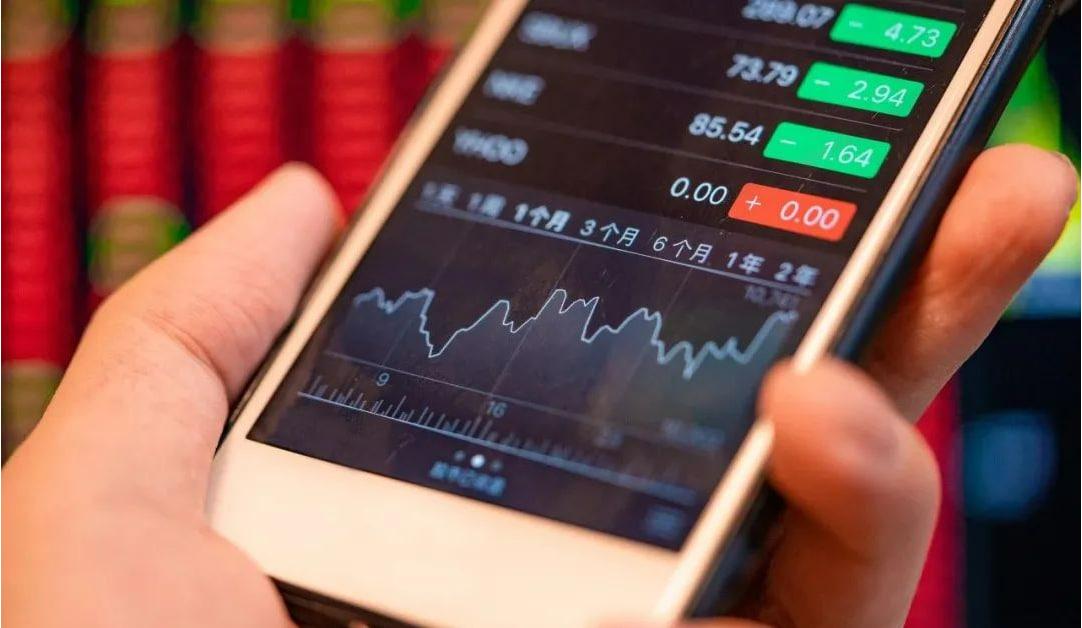 股票资配公司 ETF最前线 | 南方中证全指房地产ETF(512200)早盘上涨1.84%，房地产开发主题走强，世联行上涨10.15%